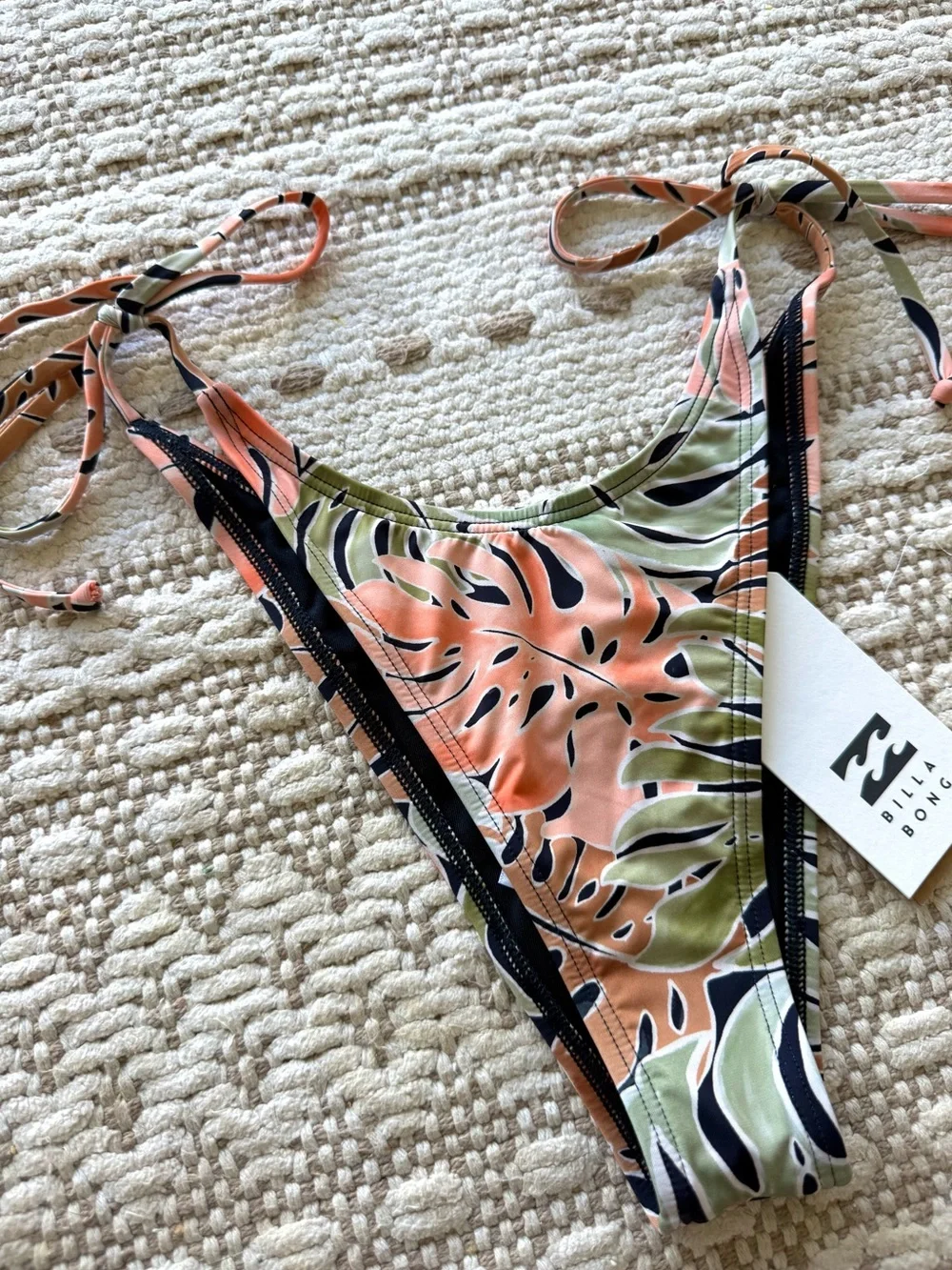 🔥🔥BILLABONG - UNRELEASED MIDNIGHT ISLAND SIDE TIE DIPPIN BOTTOMS🔥